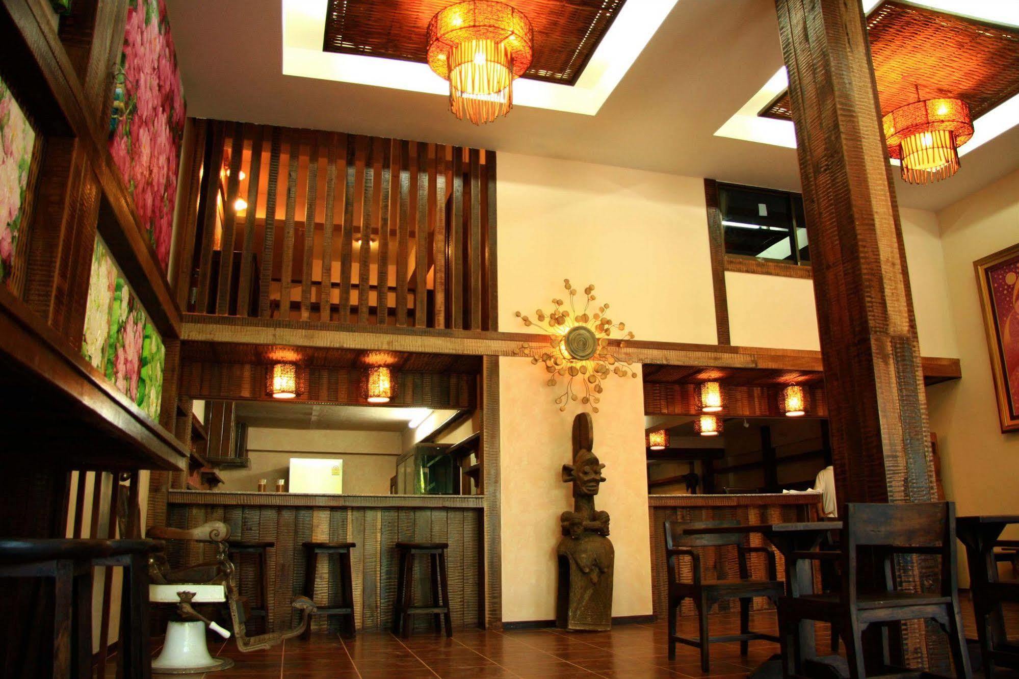 1 Nimman Gallery Hotel Chiang Mai Buitenkant foto